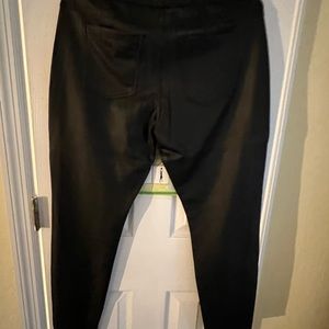 HUE faux leather large legging